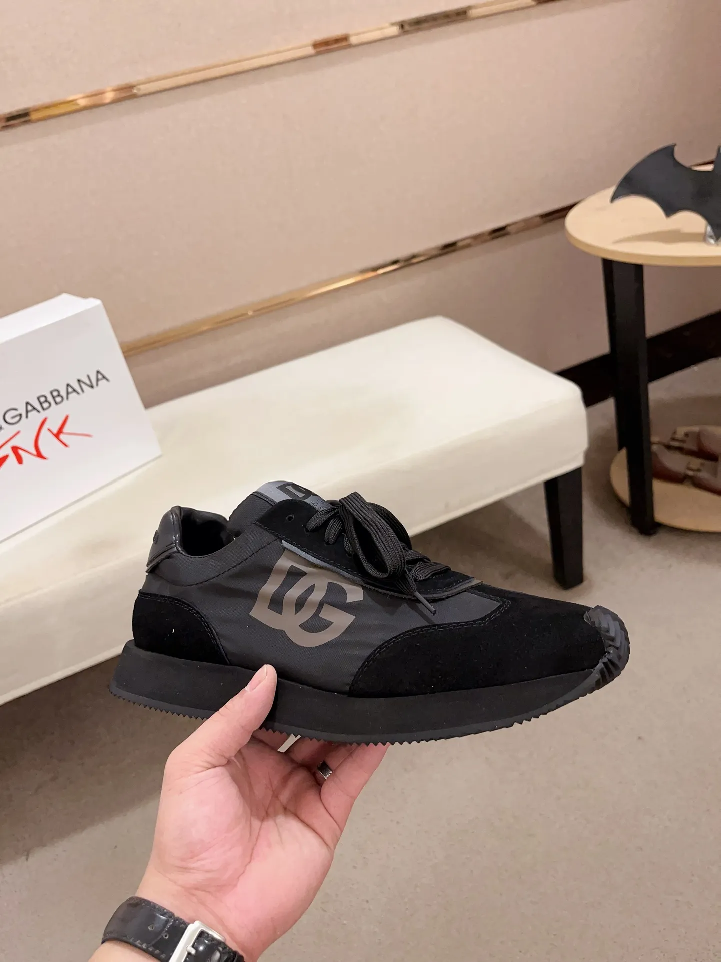 Factory price: 420💰Counter quality, [Proud] DG's latest casual, original quality men's shoes🤠Imported top layer💕Soft sheepskin lining [Proud] In terms of materials and workmanship, it beats all versions on the market💕Highest quality shipments Real photos🎬😇❤Fabrics and imported rubber materials highlight the unique charm of the brand😘The shoelaces are also original custom-made👻Classic lace-up shoes are very comfortable on the feet , code number 38-44 (45.46 can be customized)
